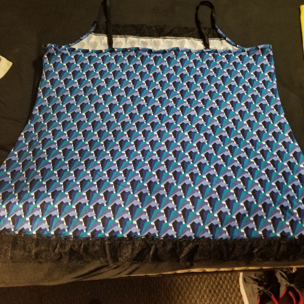 Top - Picture 2 of 3